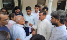 Faridabad News : सीवर और खड़ंजे की मांग लेकर पहुंचे लोगों को मंत्री राजेश नागर ने दिया आश्वासन