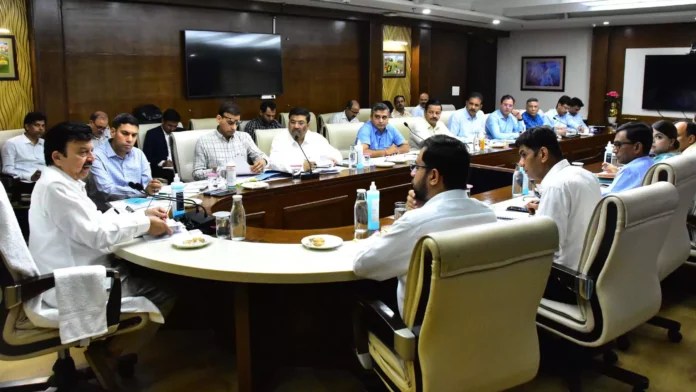 Gurugram News : मंत्री राव नरबीर सिंह ने स्वीपिंग मशीन व सुपर सकर मशीनों की कार्यप्रणाली पर जताई नाराजगी
