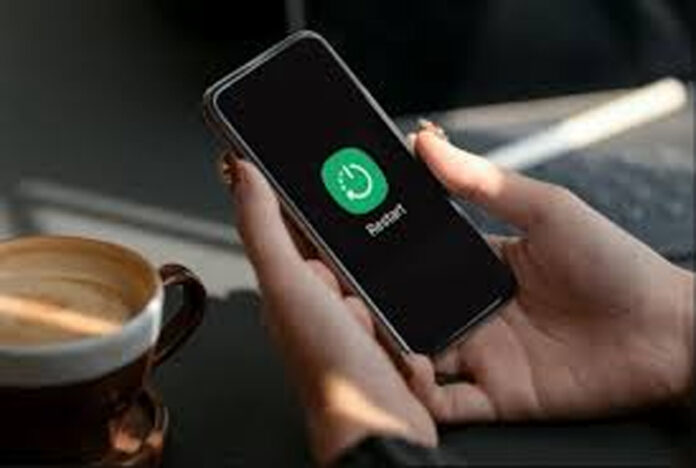 Mobile Phone Restart: मोबाइल फोन को हफ्ते में एक बार जरूर करना चाहिए रीस्टार्ट