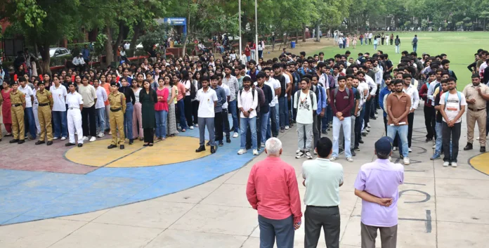Faridabad News : जेसी बोस विश्वविद्यालय में ‘ऑपरेशन अभ्यास’ के अंतर्गत आपदा तैयारियों को लेकर मॉक ड्रिल आयोजित
