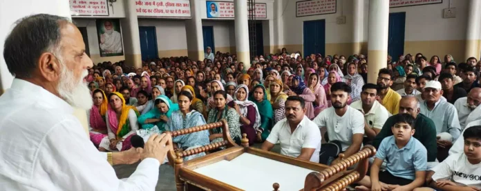 Obeying the words of the Guru is the first step of devotion Kanwar Saheb Ji Maharaj Bhiwani News : गुरु वचन की पालना भक्ति का प्रथम पड़ाव है : कंवर साहेब जी महाराज