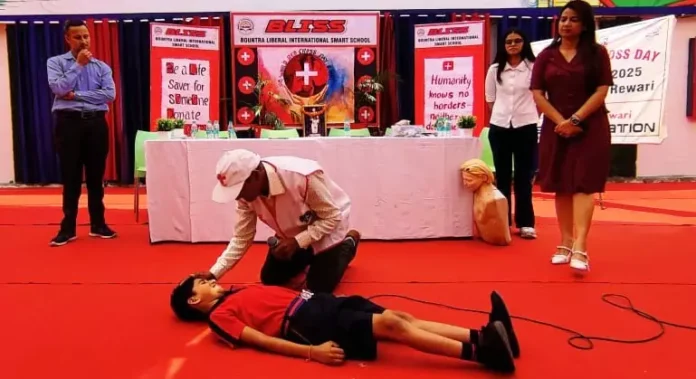 On World Red Cross Day, information was given about first aid and blood donation by remembering Henry Dunant On World Red Cross Day, information was given about first aid and blood donation by remembering Henry Dunant