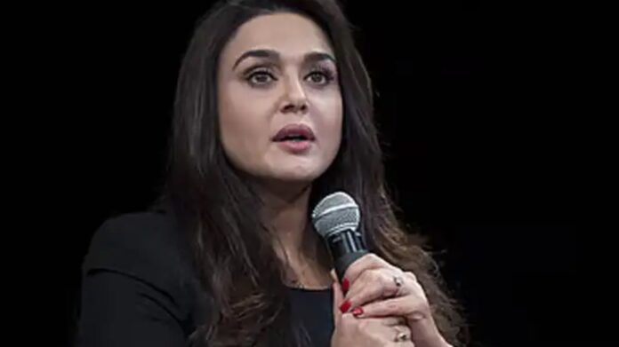 "फौजी की बेटी हूं... चुप नहीं रहूंगी!" भारत-पाक तनाव पर Preity Zinta का बयान, सेलेब्स को लताड़ा