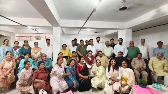 Rajya Sabha MP Rekha Sharma met 10th board topper Srishti and congratulated her
