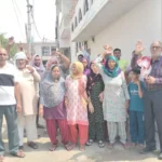 Bhiwani News : पेयजल समस्या के विरोध में फूटा विद्या नगर हनुमान गली निवासियों का गुस्सा