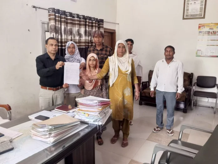 Rural sanitation workers sent a memorandum to the Chief Minister regarding their pending demands