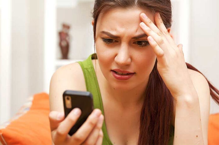 Smartphone Tips: स्मार्टफोन के स्लो होने पर अपनाए यह टिप्स