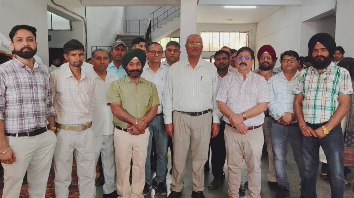 Ambala News : वैज्ञानिकों से कम नहीं गवर्नमेंट पॉलिटेक्निक के छात्र, प्रदर्शनी में बनाए शानदार प्रोजेक्ट्स : प्रधानाचार्य डॉ. राजीव सपरा Ambala News : वैज्ञानिकों से कम नहीं गवर्नमेंट पॉलिटेक्निक के छात्र, प्रदर्शनी में बनाए शानदार प्रोजेक्ट्स : प्रधानाचार्य डॉ. राजीव सपरा
