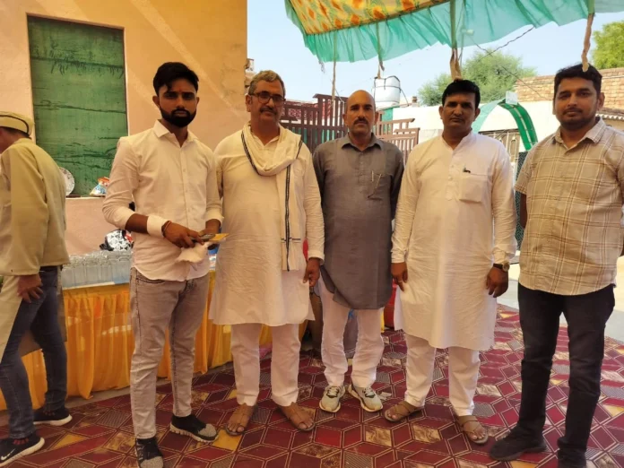 Teacher Vinod Mandhi, State President of Shiksha Prerak Sangh did not use plastic items in his nephew's wedding Teacher Vinod Mandhi, State President of Shiksha Prerak Sangh did not use plastic items in his nephew's wedding