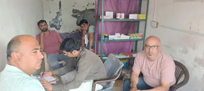 Kaithal News: कैथल में 2 झोलाछाप डॉक्टरों की दुकानें सील, केस दर्ज