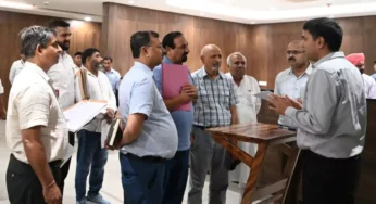Gurugram News : निगमायुक्त ने नागरिकों की शिकायतें सुन दिया शीघ्र समाधान का भरोसा