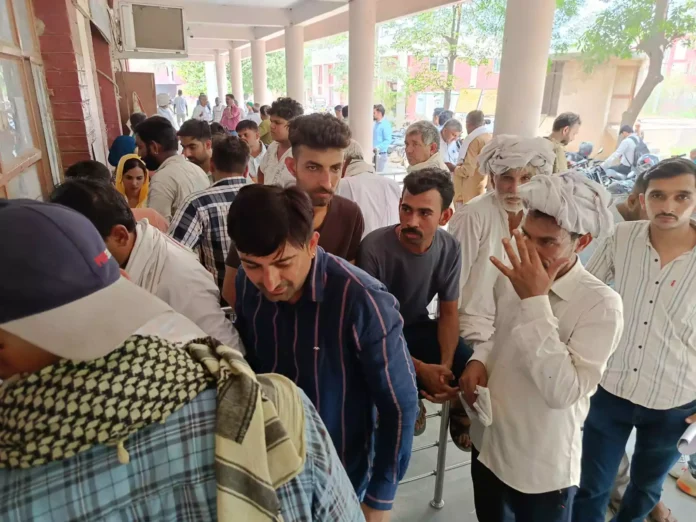 Jind News : तहसील में रिम पेपर खत्म होने पर हुआ हंगामा