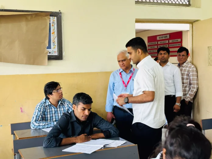 Faridabad News : जिला फरीदाबाद में शांतिपूर्वक ढंग से संपन्न हुई यूपीएससी/संघ लोक सेवा आयोग की परीक्षा: डीसी विक्रम सिंह