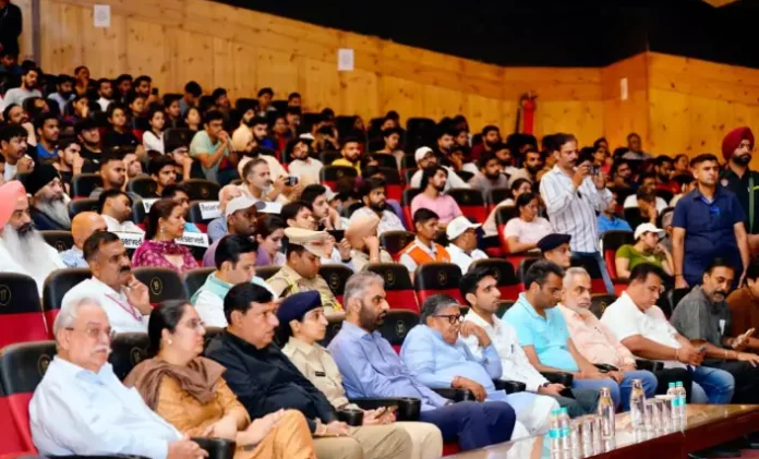 “When the nation calls, we must be ready” – Governor Kataria’s call to the youth resonates in Chandigarh