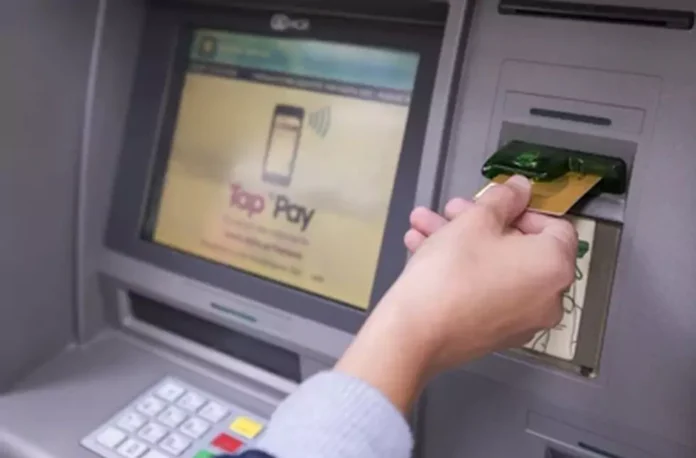 ATM Rules : एटीएम से कितनी बार निकल सकते है पैसे , जाने