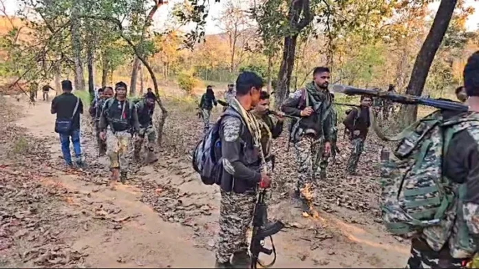 Chhattisgarh News: नारायणपुर जिले के अबूझमाड़ में मुठभेड़, 27 नक्सली मार गिराए, अमित शाह ने की सुरक्षा बलों की तारीफ Chhattisgarh News