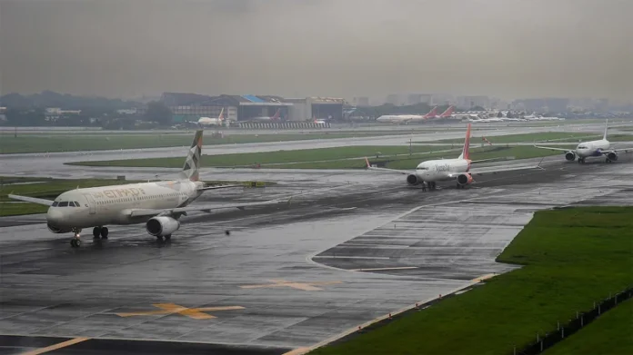 Delhi Air Traffic