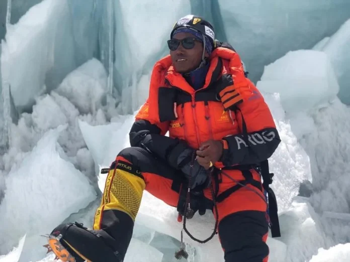 Mount Everest: प्रसिद्ध नेपाली शेरपा गाइड कामी रीता ने 31वीं बार की माउंट एवरेस्ट पर चढ़ाई, अपना ही रिकॉर्ड तोड़ा Mount Everest