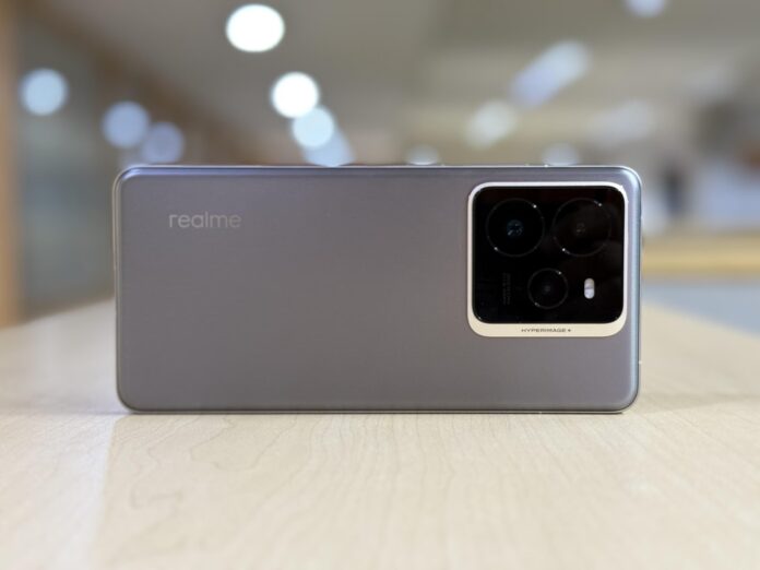 रिलीज से पहले ही Realme GT 7 ने तोड़ा वर्ल्ड रिकॉर्ड, फीचर्स देख उड़ जाएंगे होश