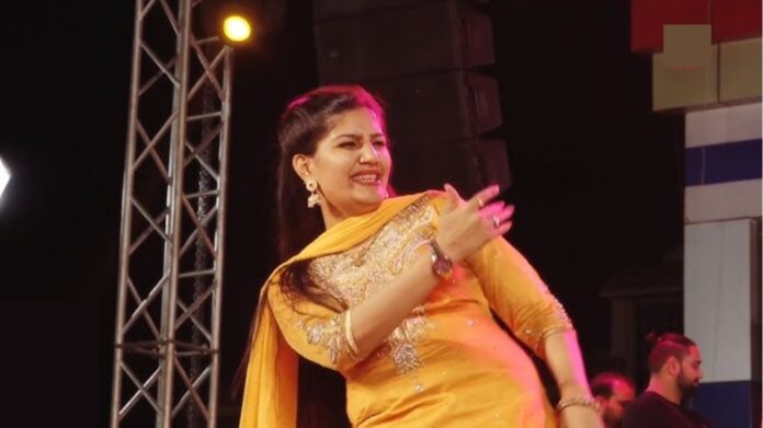 Sapna Choudhary Dance: सपना चौधरी के ठुमकों ने फिर किया कमाल! वीडियो ने सोशल मीडिया पर मचाया बवाल