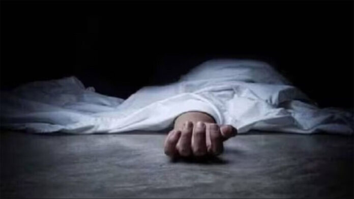 Gurugram News: गुरुग्राम में 12वीं कक्षा में नंबर कम आने पर 15वीं मंजिल से छलांग लगाकर छात्र ने किया सुसाइड Gurugram News: गुरुग्राम में 12वीं कक्षा में नंबर कम आने पर 15वीं मंजिल से छलांग लगाकर छात्र ने किया सुसाइड
