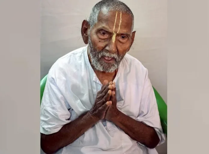 Yoga guru Swami Sivananda: योग गुरु स्वामी शिवानंद सरस्वती का 128 वर्ष की आयु में निधन, सीएम योगी ने दी श्रद्धांजलि Yoga guru Swami Sivananda