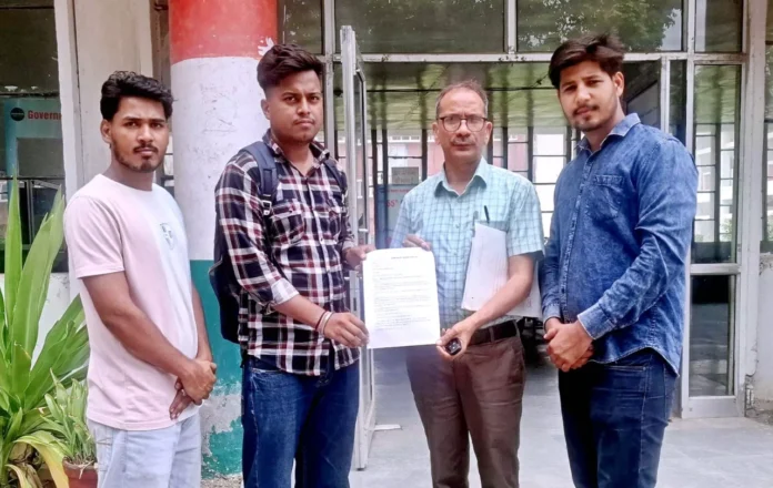 Jind News : एबीवीपी कार्यकर्ताओं ने राजकीय महाविद्यालय प्रिंसिपल को सौंपा ज्ञापन