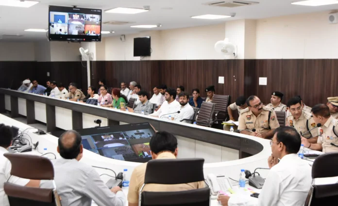 All departments should solve the problems of the common people with transparency ADC Satbir Mann Faridabad News : सभी विभाग पारदर्शिता के साथ आमजन की समस्याओं का समाधान करें : एडीसी सतबीर मान