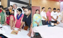Arut Maharaj's birth anniversary was celebrated with great pomp, 29 units of blood were collected on the birth anniversary and about 450 people benefited from the medical camp