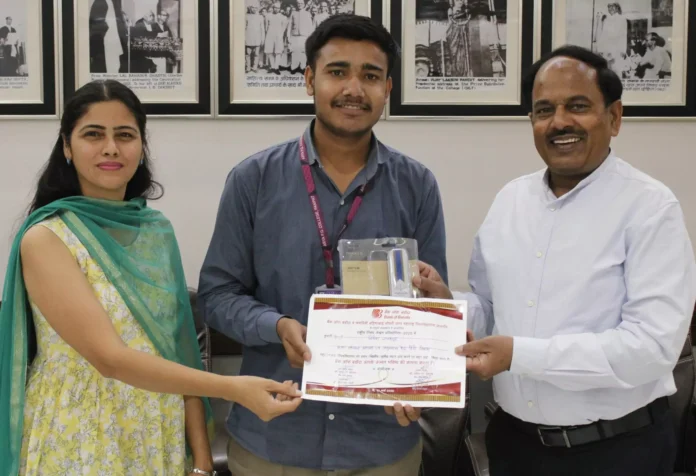 Arya College student Nitish got first prize in national essay writing competition