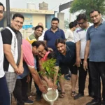 Bhiwani News : पौधारोपण कर समाज समर्पण दिवस के रूप में मनाया अशोक बुवानीवाला का जन्मदिवस