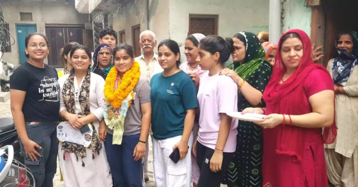 Bhiwani News : भिवानी की स्ट्रेंथ लिफ्टिंग खिलाड़ी रिंकू ने लहाराया परचम