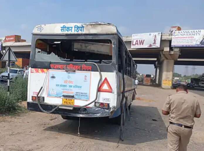 Gurugram News: गुरुग्राम में राजस्थान रोडवेज की बस पलटी, दिल्ली पुलिस के जवान की मौत