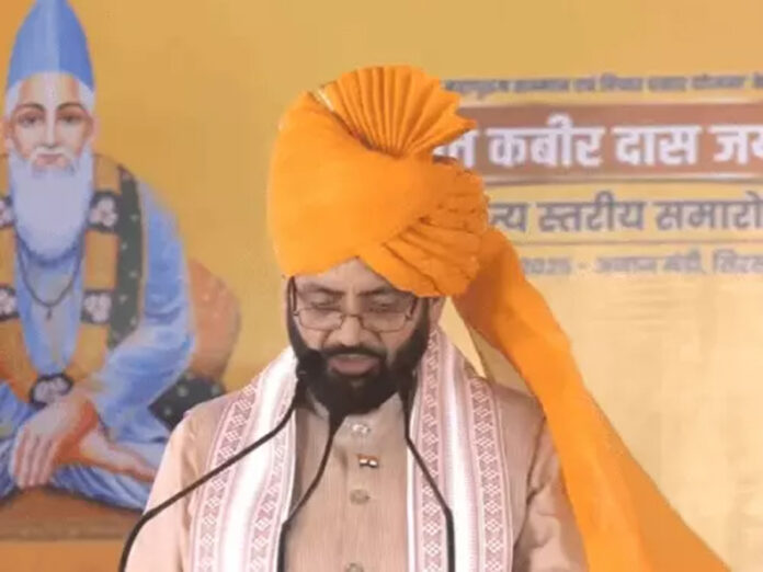 Sirsa News: हरियाणा में सफाई कर्मियों के वेतन में 2100 रुपए की बढ़ोतरी, सिरसा में कबीर जयंती समारोह में सीएम नायब सैनी ने की घोषणा Sirsa News: हरियाणा में सफाई कर्मियों के वेतन में 2100 रुपए की बढ़ोतरी, सिरसा में कबीर जयंती समारोह में सीएम नायब सैनी ने की घोषणा