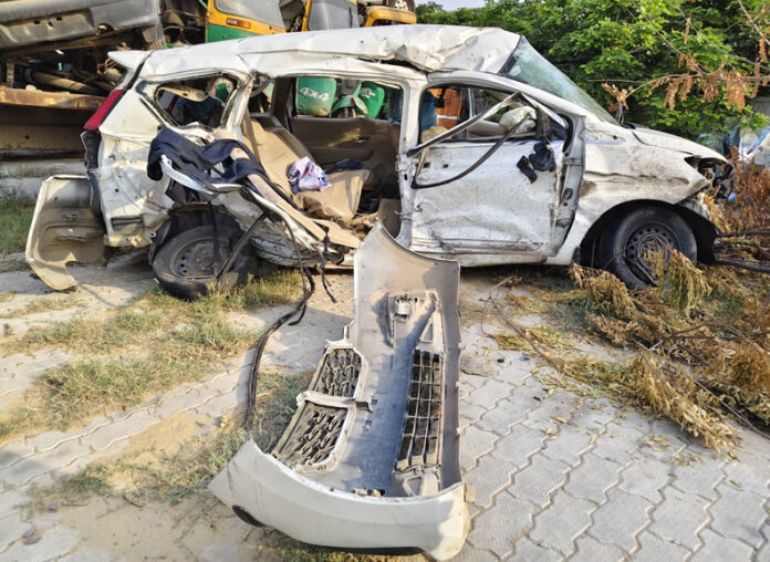Faridabad News: फरीदाबाद में दिल्ली-आगरा हाईवे पर दो कारों की टक्कर में 3 लोगों की मौत