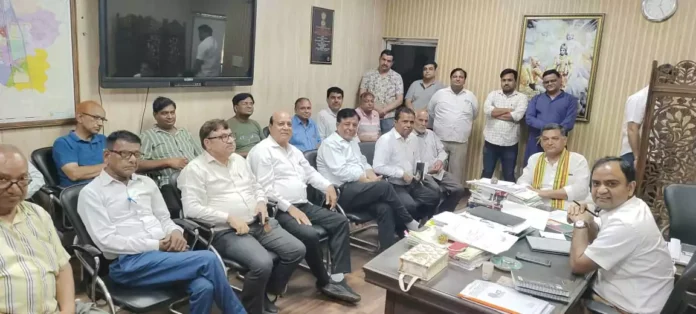 Faridabad News : निगम कमिश्नर धीरेंद्र खडग़टा ने सुनी हरियाणा व्यापार मंडल की समस्याएं