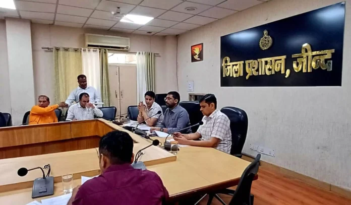Jind News : जल जीवन मिशन के तहत जिला के प्रत्येक घर में उपलब्ध करवाया जाए पीने का पानी