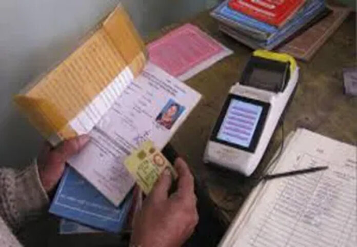 Sonipat News : सोनीपत में ई-केवाईसी के बीपीएल कार्ड धारकों को राशन डिपो के नहीं काटने पड़ेंगे चक्कर, बैठे होगी केवाईसी Sonipat News : सोनीपत में ई-केवाईसी के बीपीएल कार्ड धारकों को राशन डिपो के नहीं काटने पड़ेंगे चक्कर, बैठे होगी केवाईसी