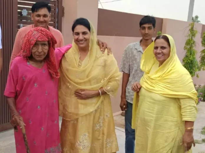 Former MLA Naina Chautala visited half a dozen villages and met the workers