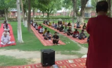 Bhiwani News : हर परिस्थिति में मानसिक संतुलन बनाए रखने की कला सिखाती है गीता : डॉ. मुरलीधर शास्त्री