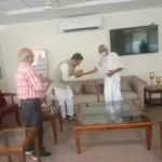 Haryana Vidhansabha speaker took blessings from Manish Sant