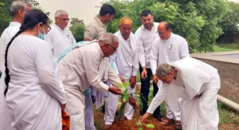 Gurugram News : मेरा भारत स्वस्थ भारत अभियान के तहत लगाया स्वास्थ्य शिविर, किया वृक्षारोपण