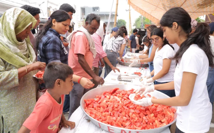 Helpage Orphans fed 2,500 people free watermelon