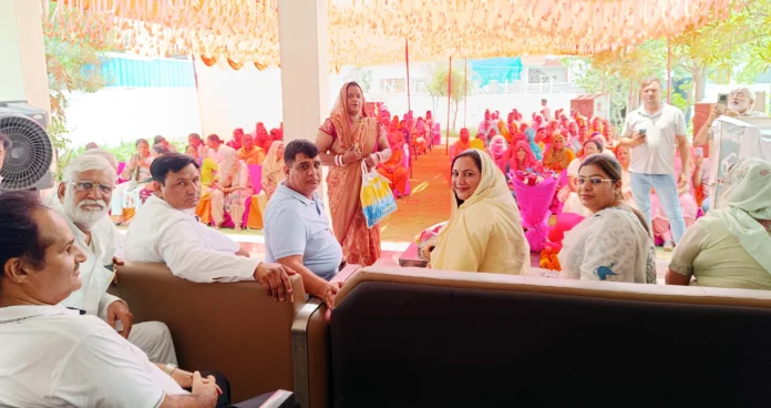 INLD women leader was given a grand welcome under the leadership of newly appointed INLD district president Roopchand Lamba Faridabad News : नवनियुक्त इनेलो जिलाध्यक्ष रूपचंद लांबा के नेतृत्व में हुआ इनेलो महिला नेत्री का भव्य स्वागत
