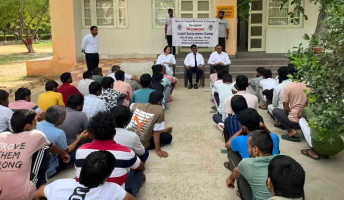 Gurugram News : जस्टिस विदिन द वॉल्स अभियान में बंदियों को कानूनी अधिकारों के प्रति किया जागरुक