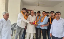 In the Yuva Congress elections, Somveer supporters captured all the four posts of the Vidhan Sabha presidents, expressed happiness by distributing sweets