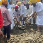 Ambala News : Gurudwara Panjokhra Sahib में आरंभ हुई सरोवर से गाद निकालने की कारसेवा