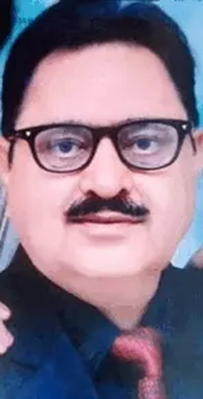 Faridabad News: फरीदाबाद में 14वें फ्लोर पर पौधों को पानी देते समय नीचे गिरा रिटायर्ड बैंक मैनेजर, मौत