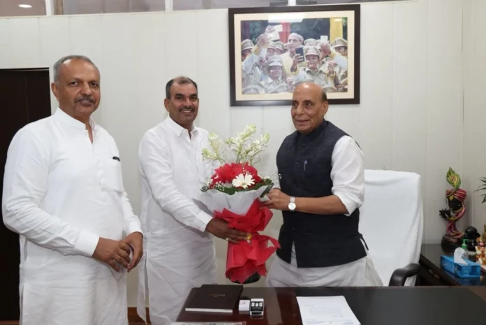 MLA Sunil Sangwan and Umed Patuwas met Defense Minister Rajnath Singh