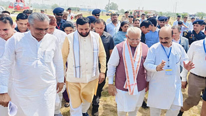 Fatehabad News: सीएम नायब सैनी और केंदीय मंत्री मनोहर लाल ने फतेहाबाद में अणु संयंत्र का किया दौरा